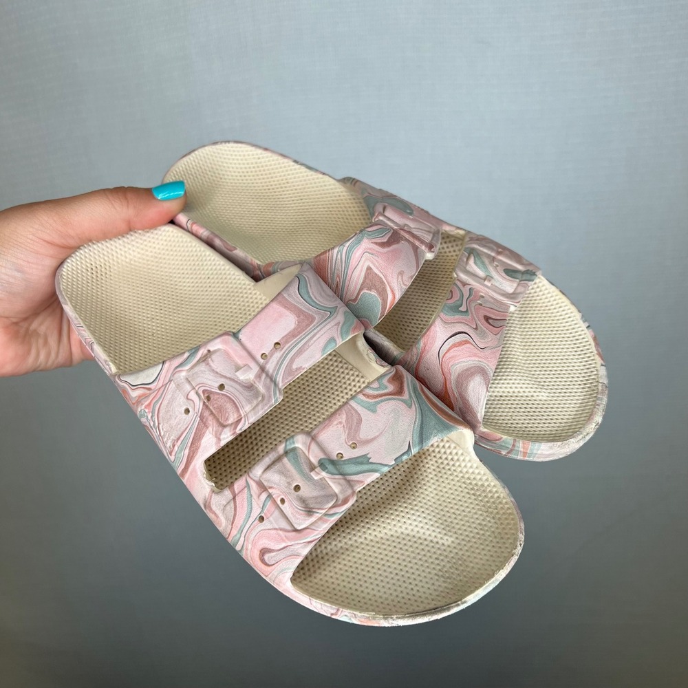 Freedom Moses Womens Marble Swirl Pink Green Waterproof Slide Sandals Size 36/37